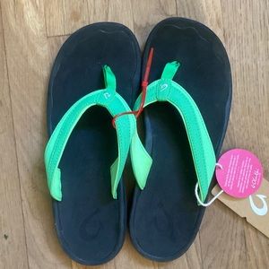 Brand new Olukai Ohana sandals!
